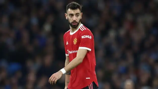 Bruno Fernandes has signed a new four-year deal at Manchester United