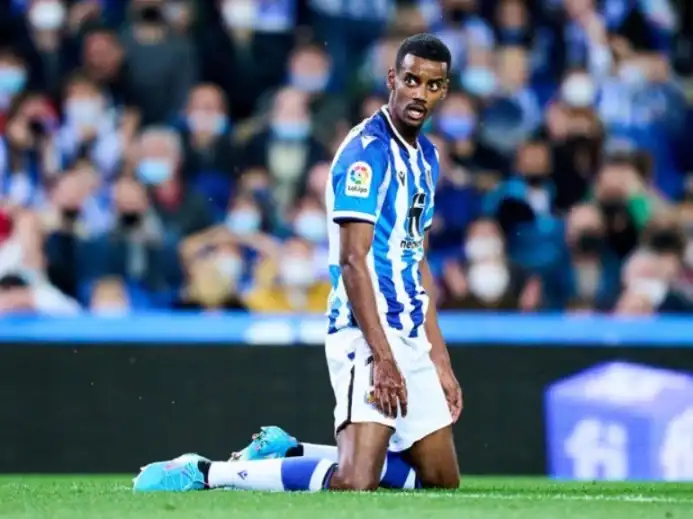 Newcastle agree to terms for Alexander Isak in a club-record deal