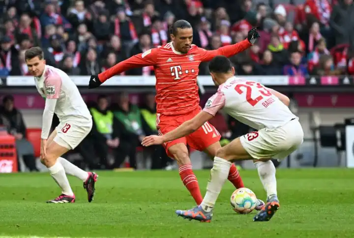 Bayern cruise past Augsburg 5-3 to open up lead in the Bundesliga