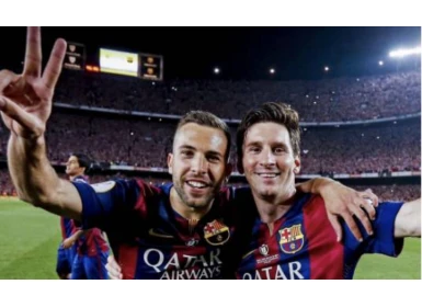 Messis herzliche Wünsche an Alba: Nicht nur ein großer Begleiter, sondern auch ein aus gezeichneter Partner auf dem Feld